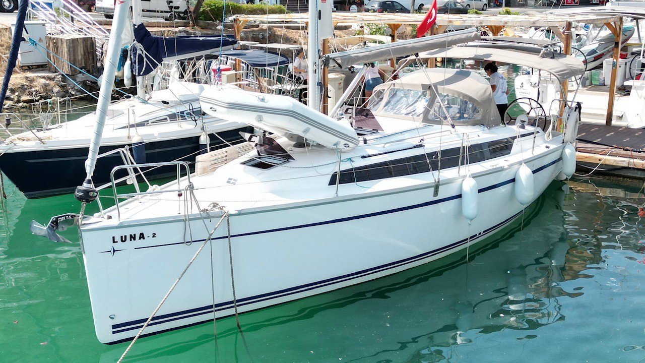 Bavaria Cruiser 34  Top image