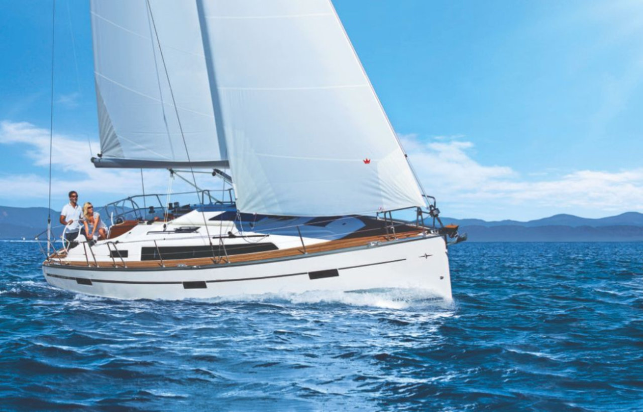 Bavaria Cruiser 37  Top image