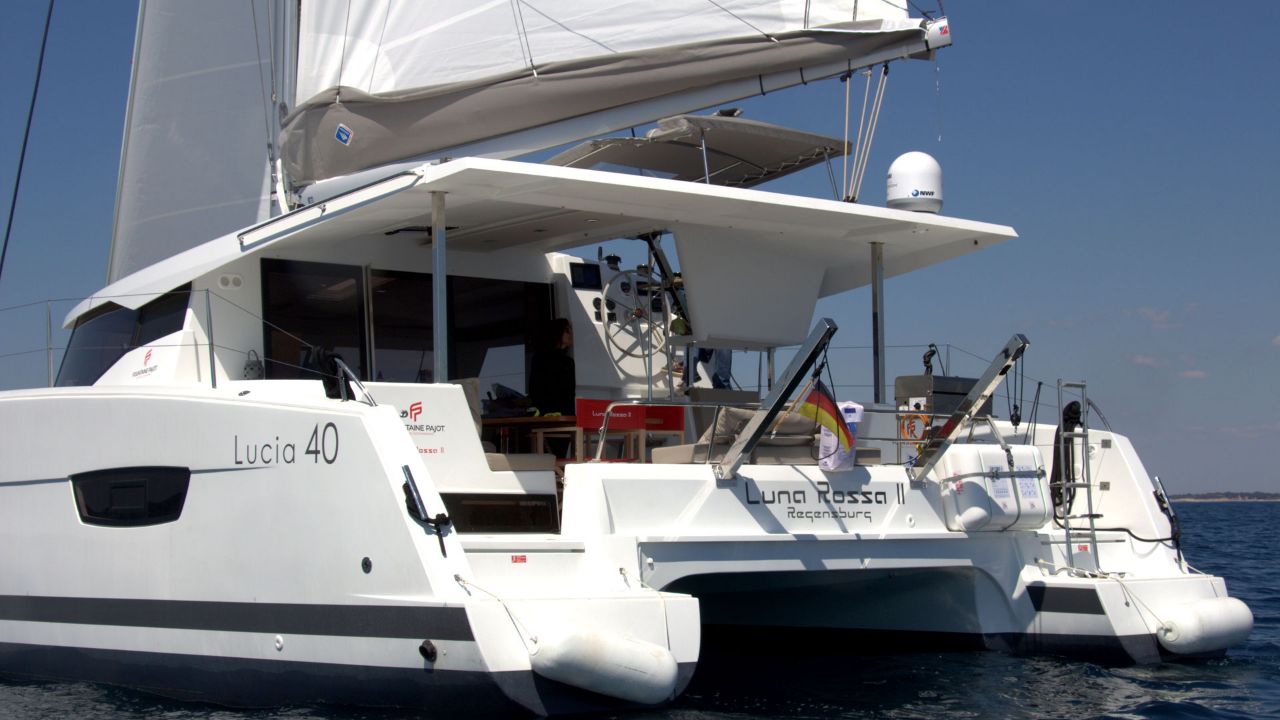 Lucia 40  Top image