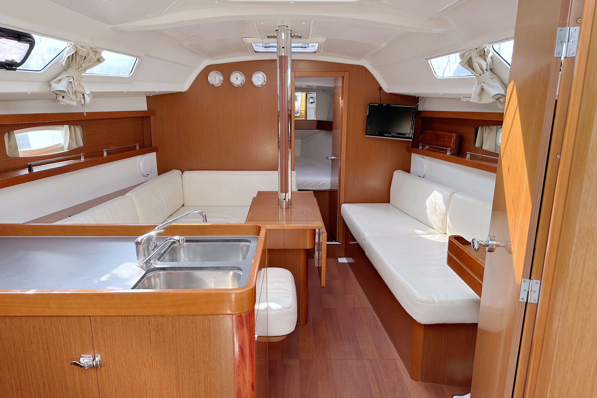 Oceanis 34 LL Skyhawk, Foto 3