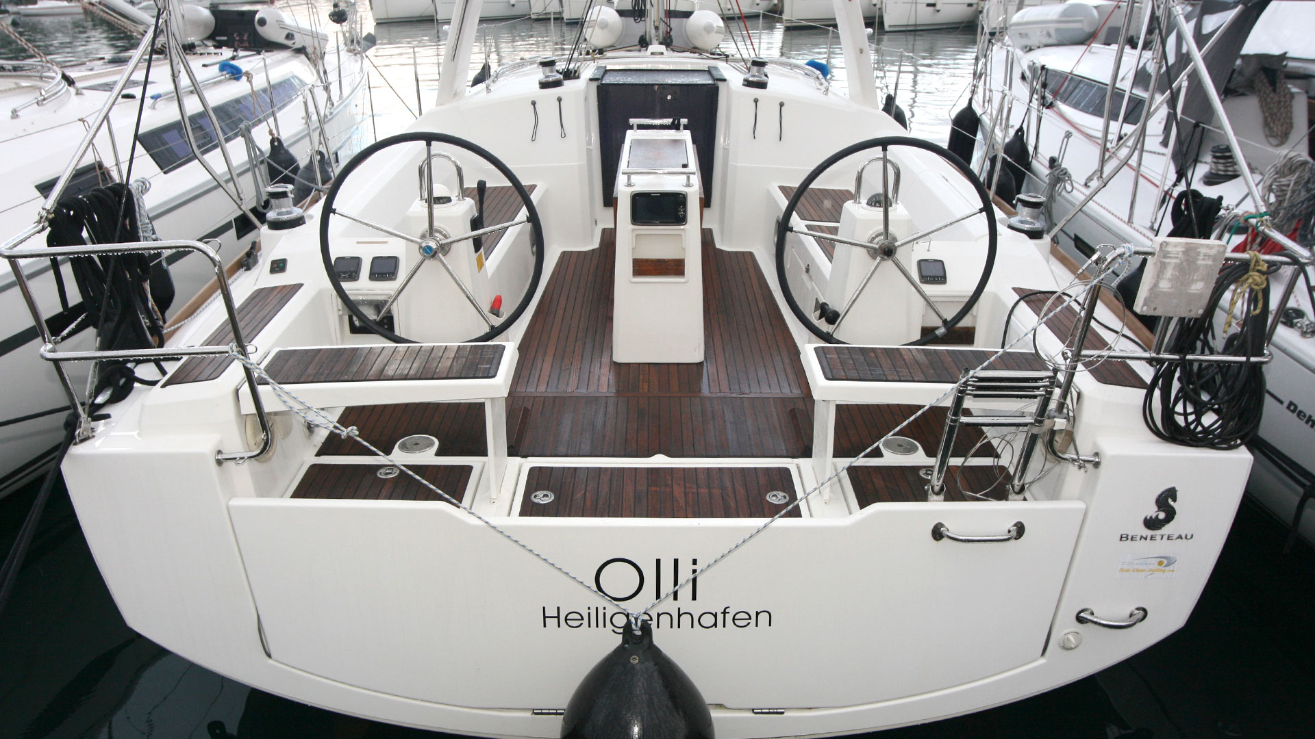 Oceanis 38 Top image