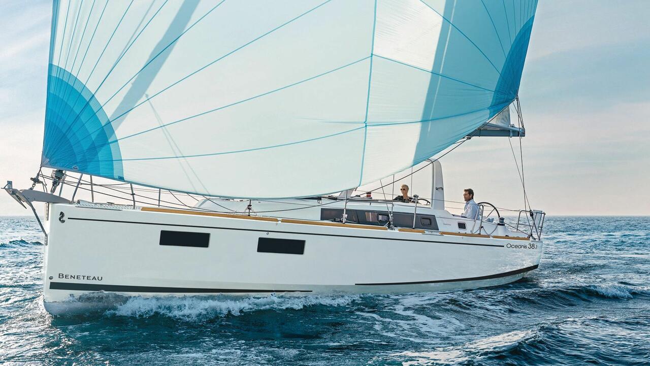 Oceanis 38.1  Top image