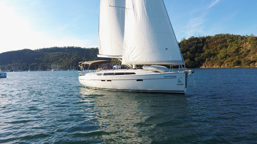 Bavaria Cruiser 46  Top image