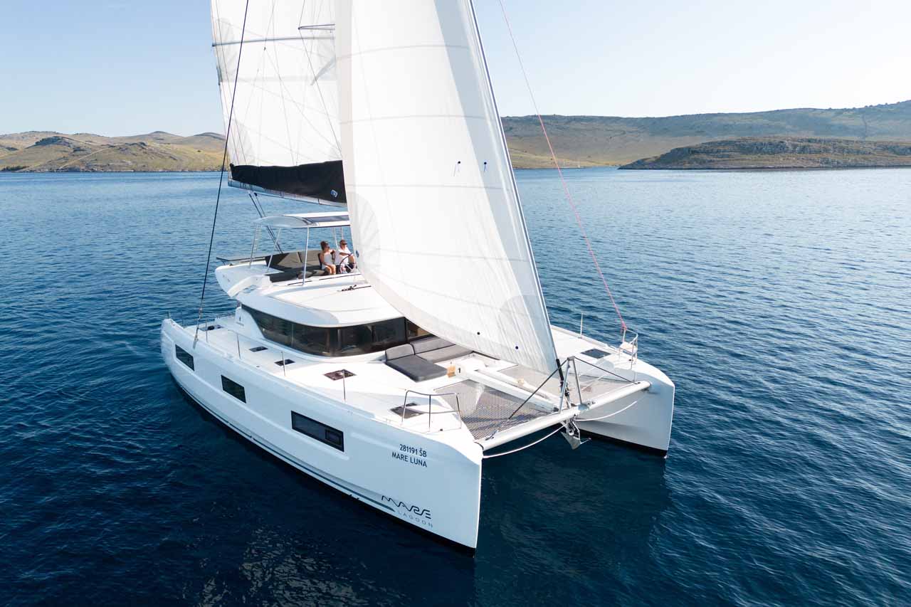 Lagoon 46  Top image