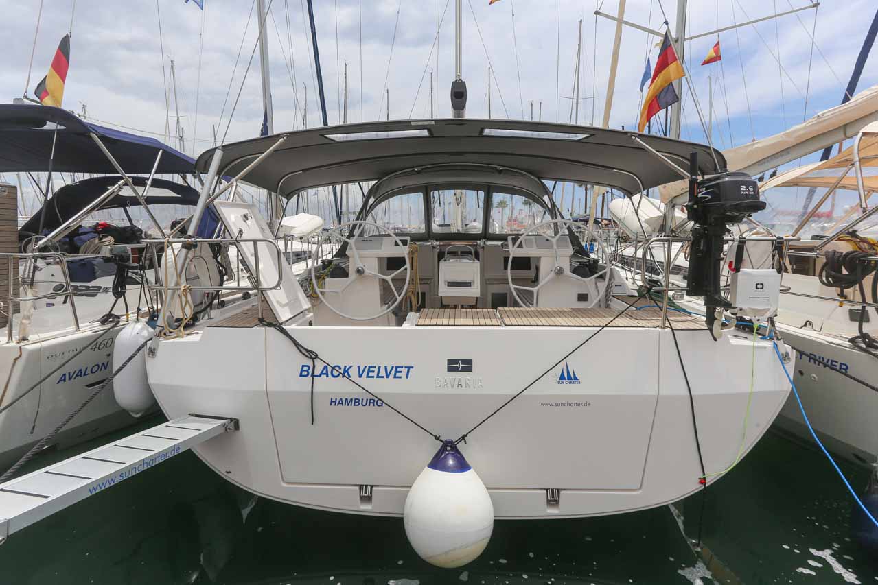 Bavaria C45  Top image