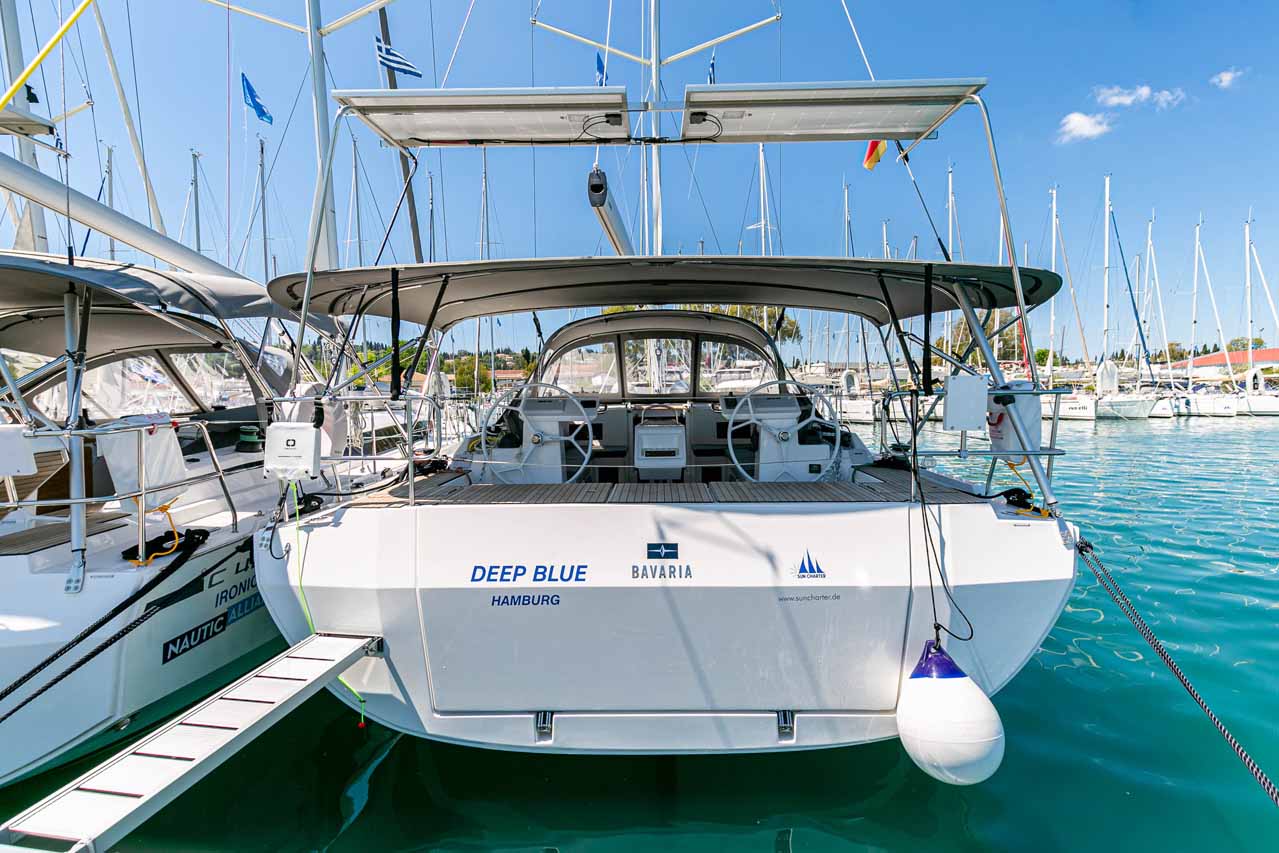 Bavaria C45  Top image