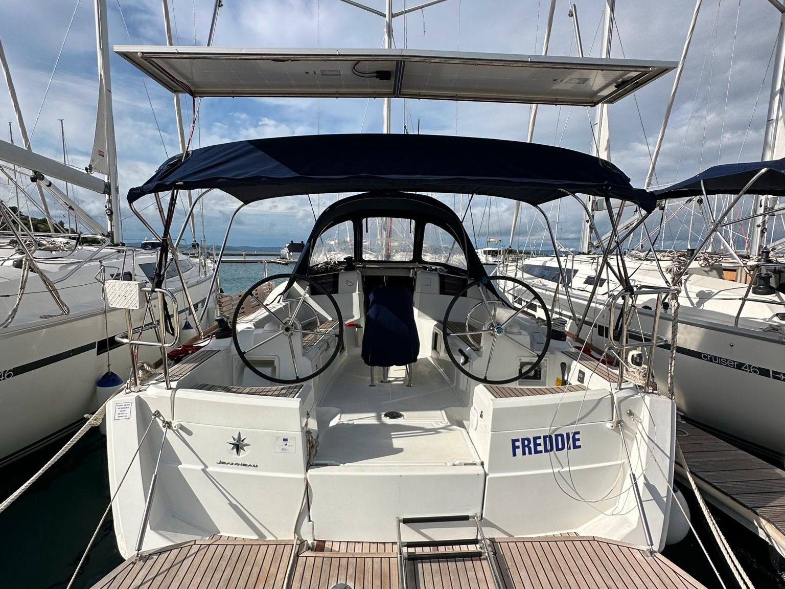 Sun Odyssey 389 Top image