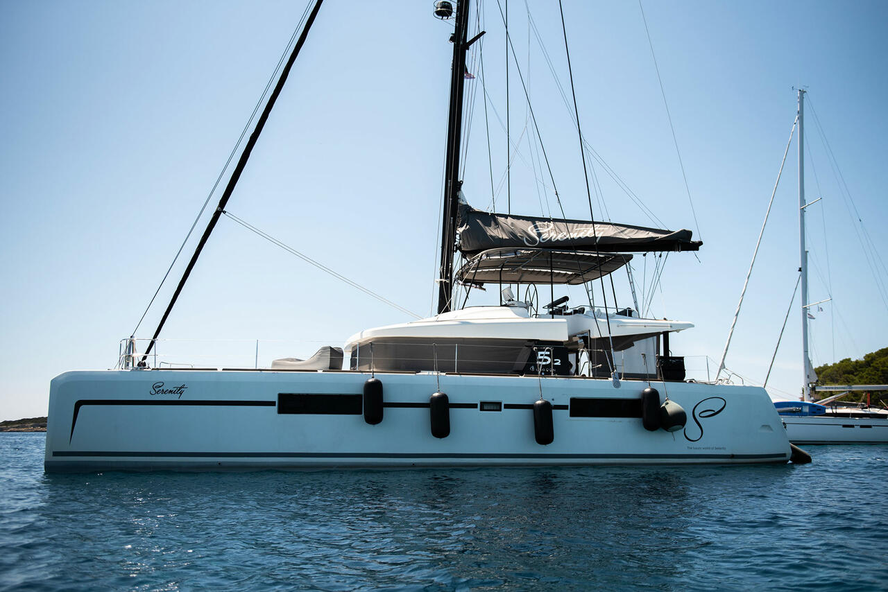 Lagoon 52  Top image