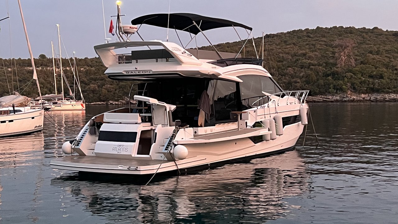 Galeon 500 Fly „Champ Atlantis“ als Charteryacht