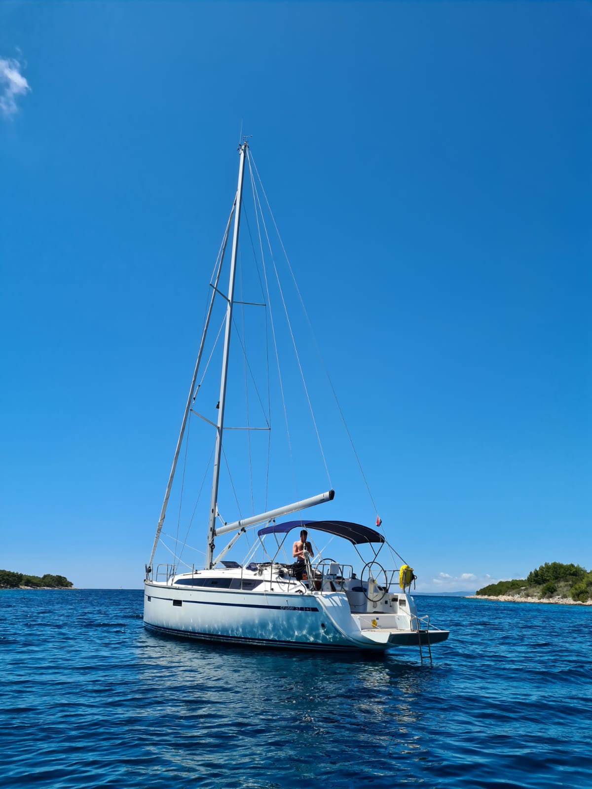 Bavaria Cruiser 37  Top image