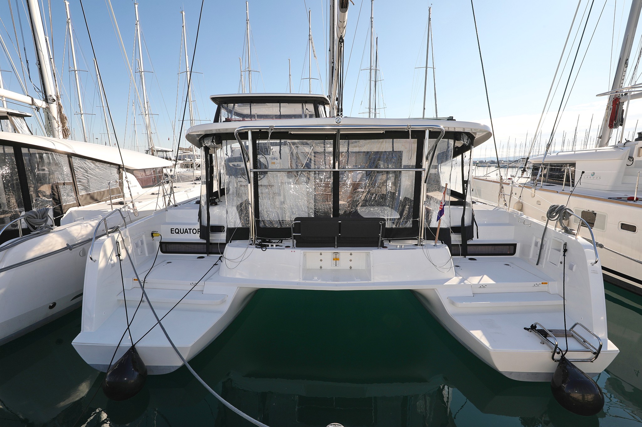 Lagoon 42  Top image