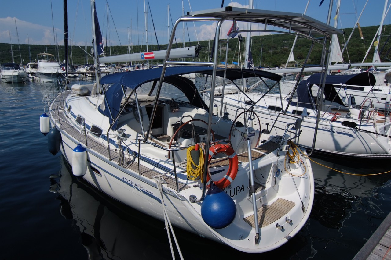 Bavaria 42 Cruiser  Top image