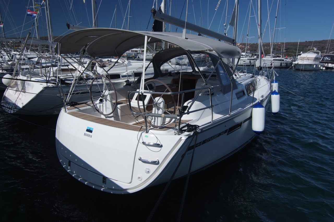 Bavaria Cruiser 34  Top image