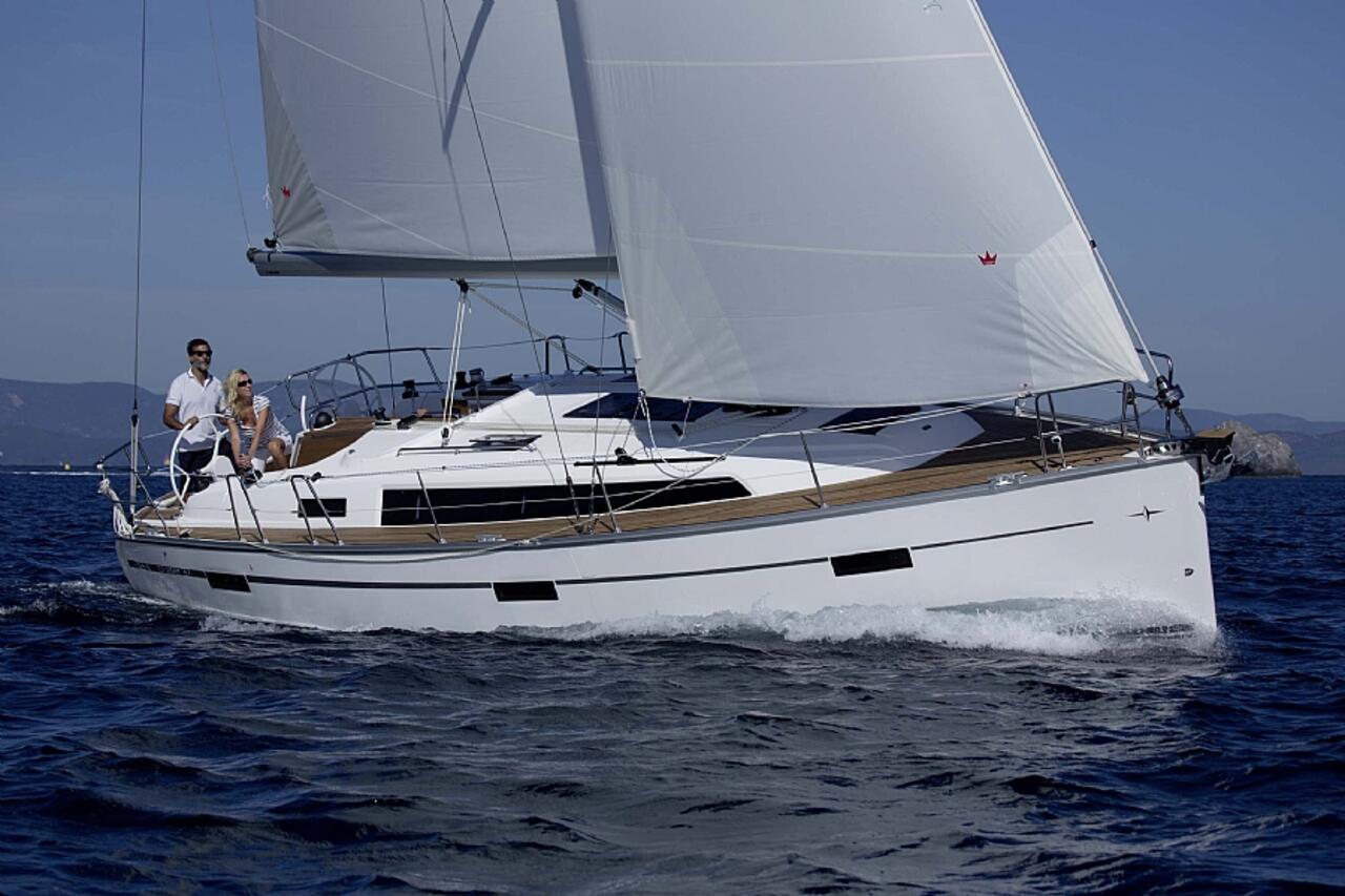 Bavaria Cruiser 37 „Sayra“ als Charteryacht