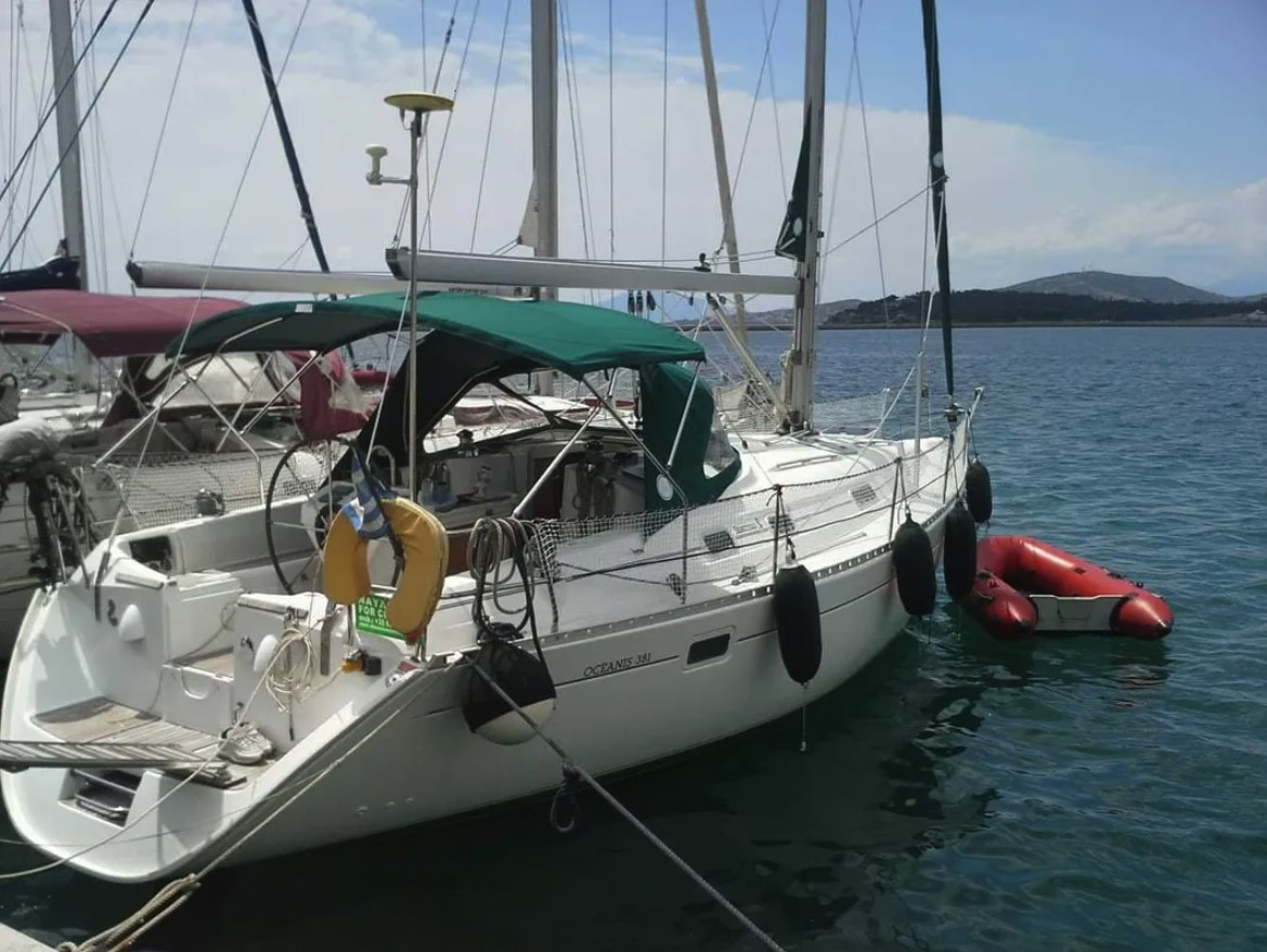 Oceanis Clipper 381 „Kleio“ als Charteryacht