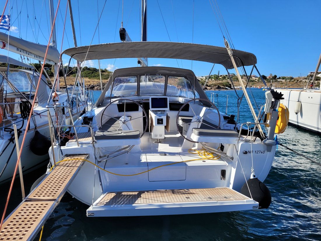 Hanse 418 Top image