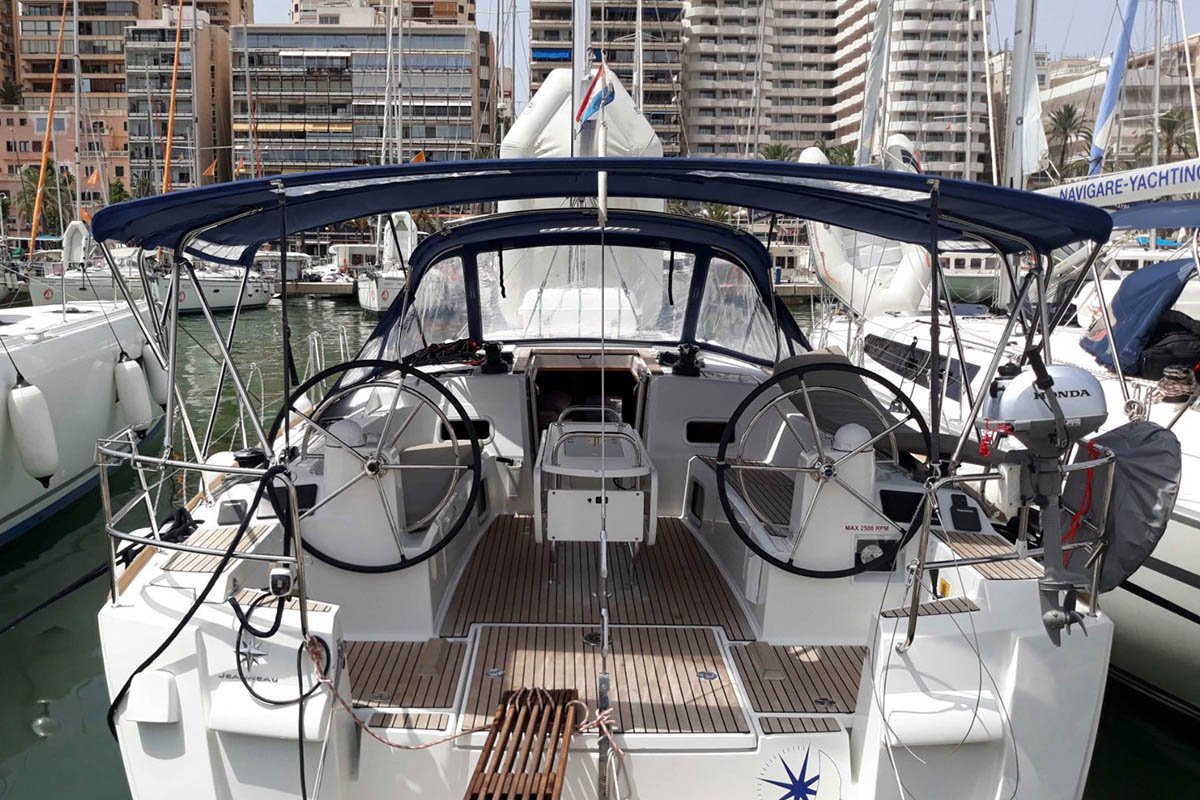 Sun Odyssey 479  Top image