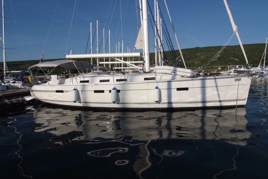 Bavaria Cruiser 45  Top image