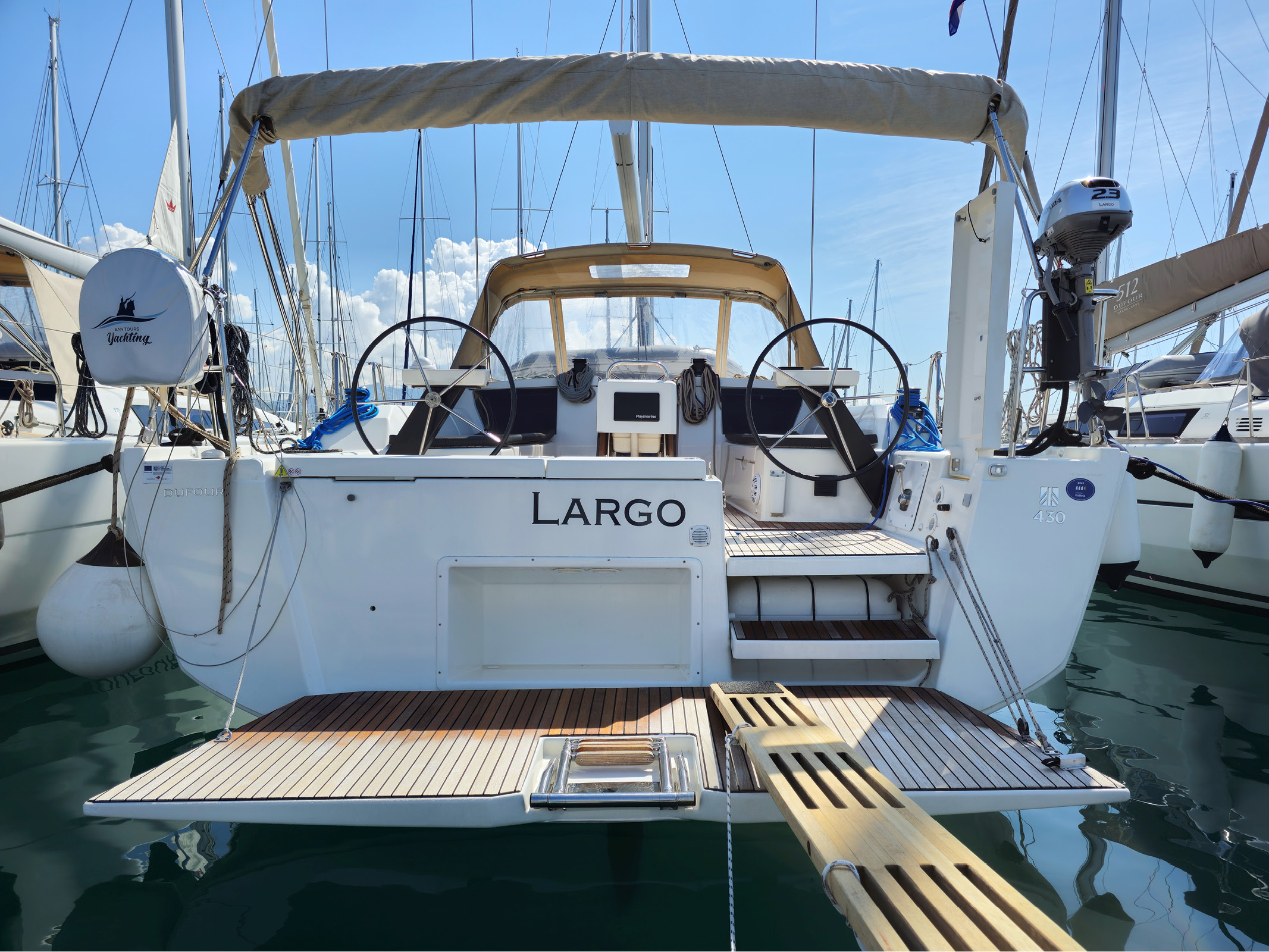 Dufour 430 Grand Large (4cab) „Largo“ als Charteryacht
