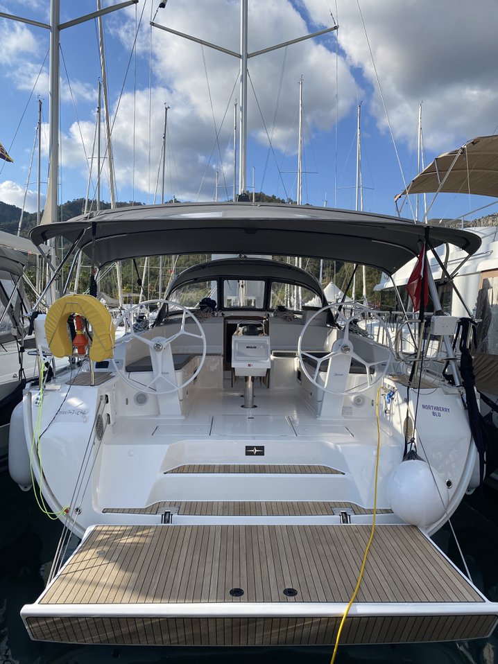 Bavaria Cruiser 41  Top image