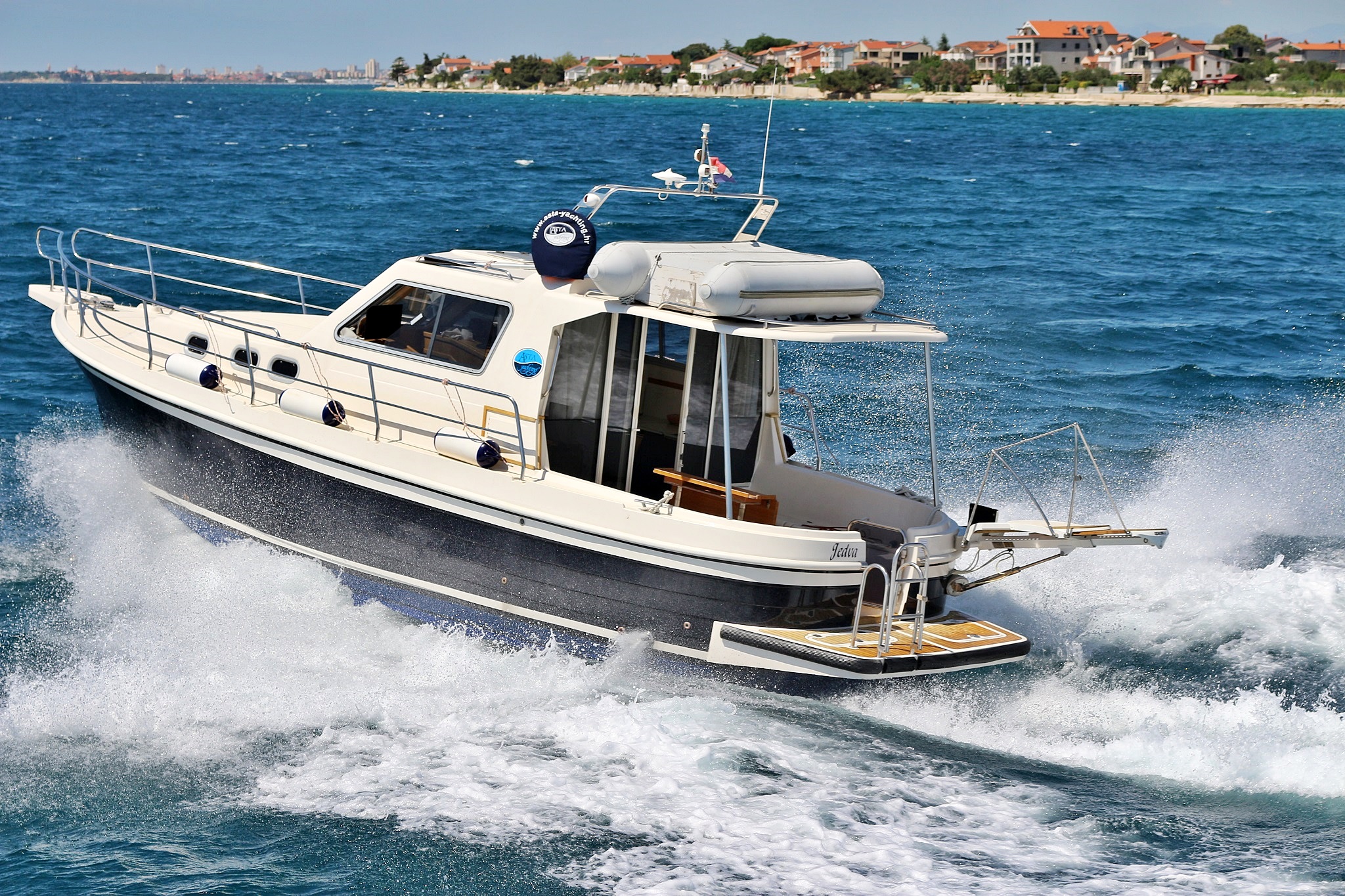 Adria 1002 Top image