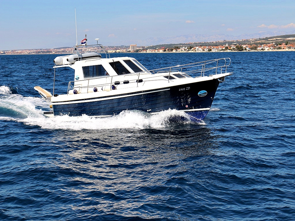Adria 1002 Top image