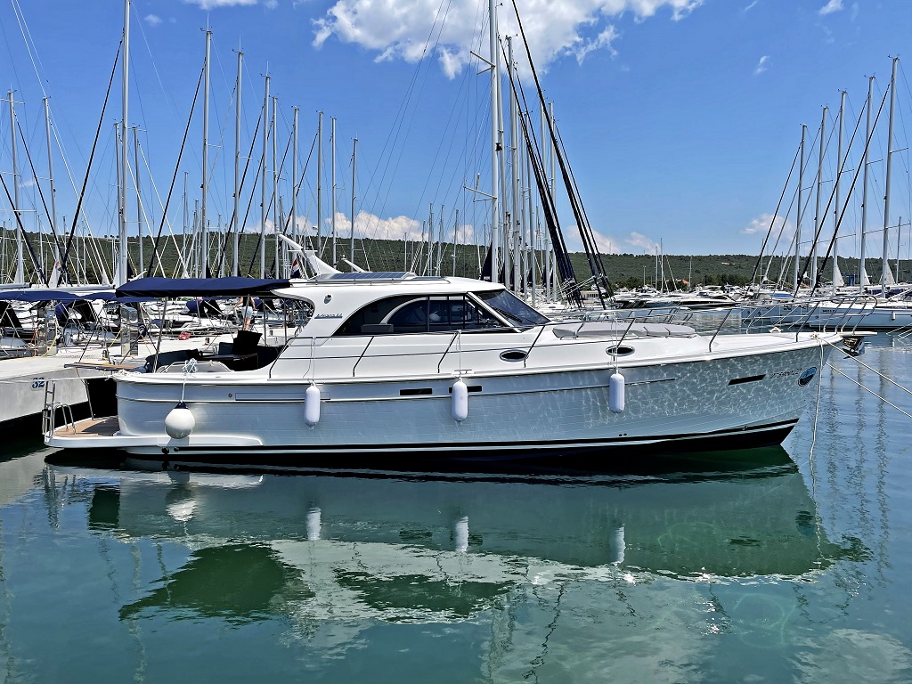 Adriana 44 „Bianca“ als Charteryacht