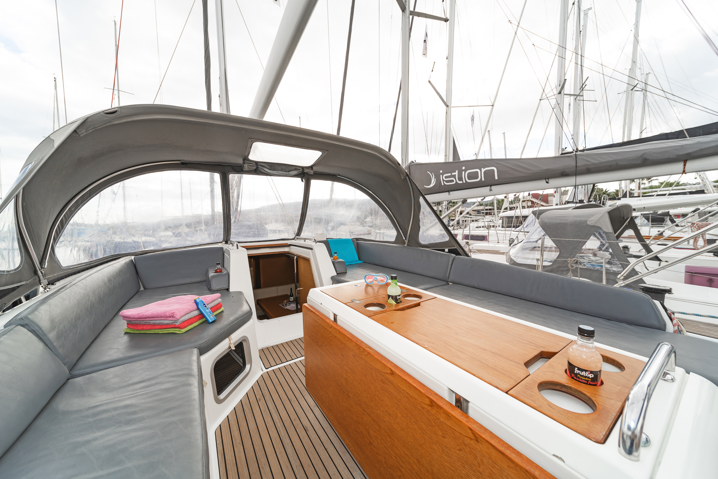 Jeanneau 54 Scorpius, Foto 5
