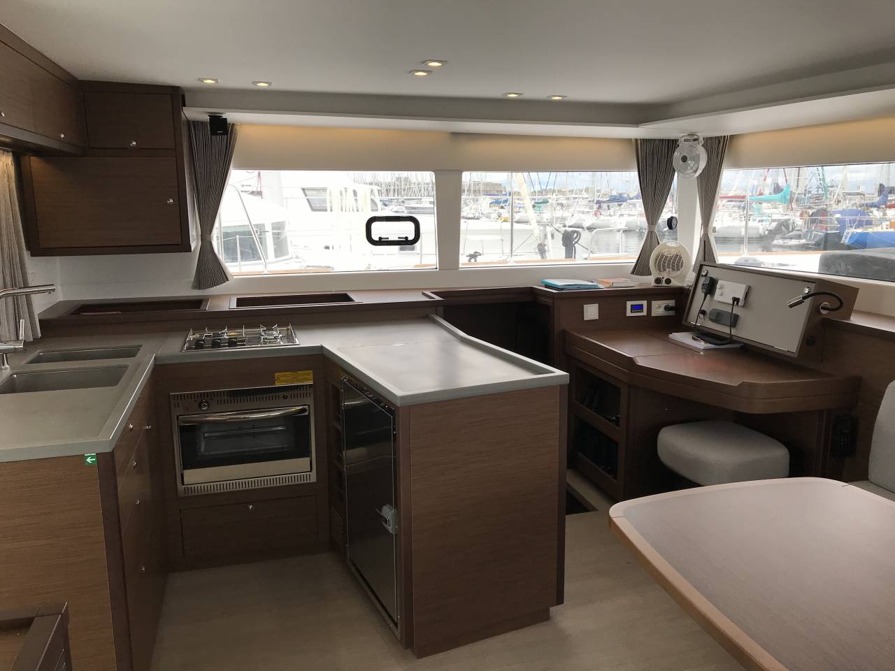Lagoon 450 S VERTIGO, Foto 3