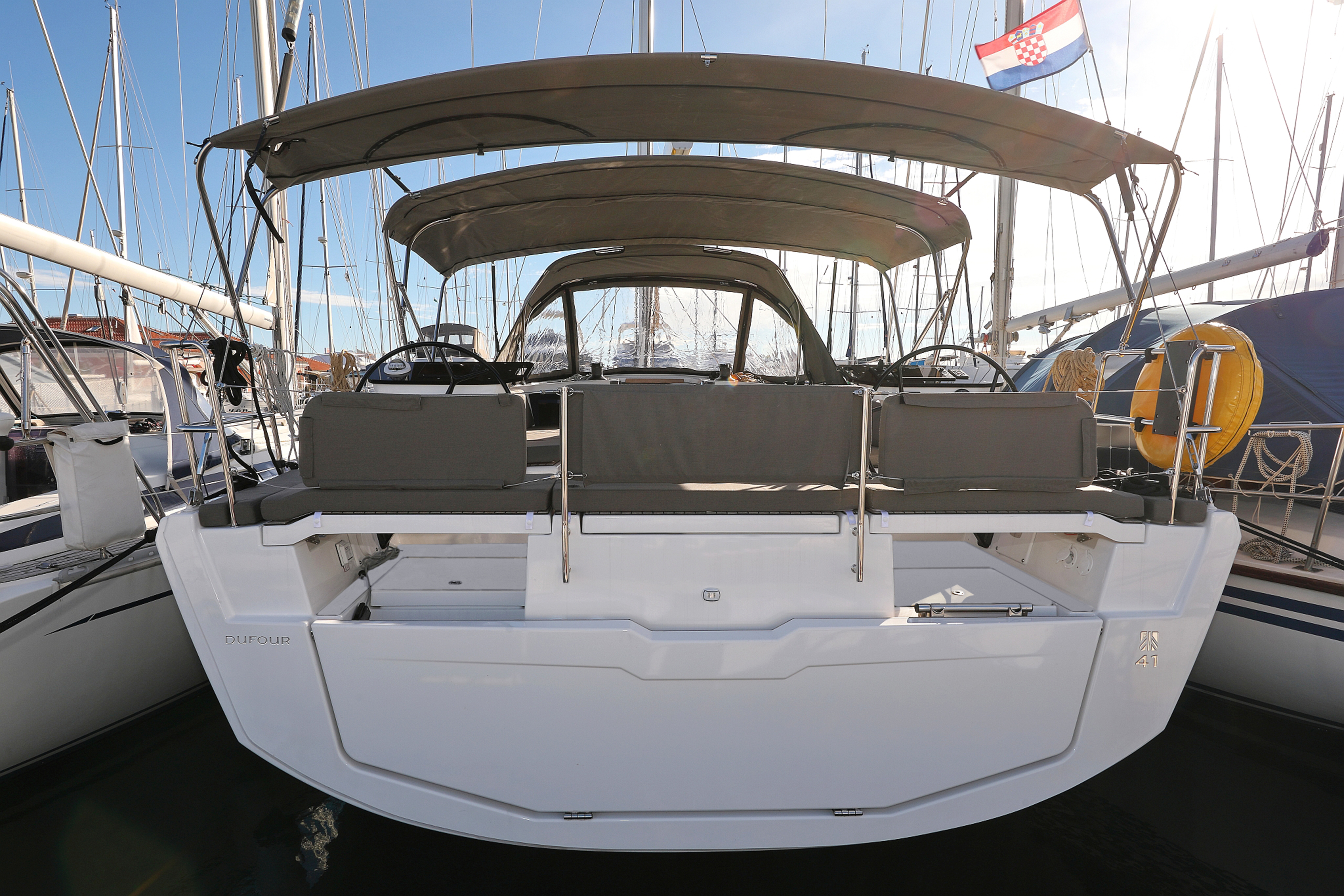 Dufour 41 Top image