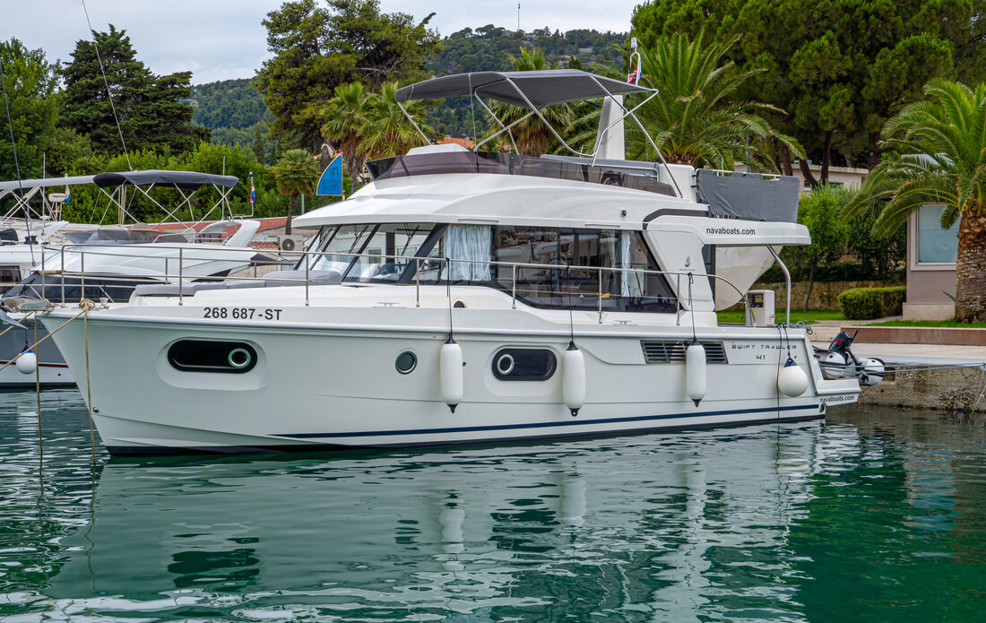 Swift Trawler 41 Top image