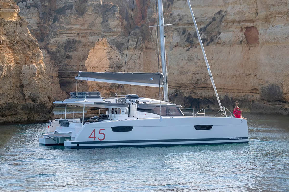 Fountaine Pajot New 45 - 4 + 1 cab. Top image
