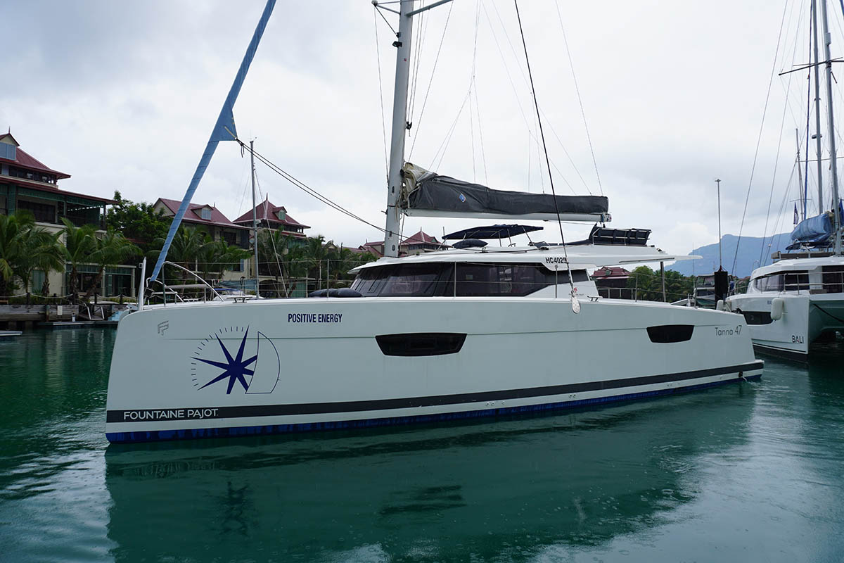 Fountaine Pajot Tanna 47 - 5 + 1 cab. Top image