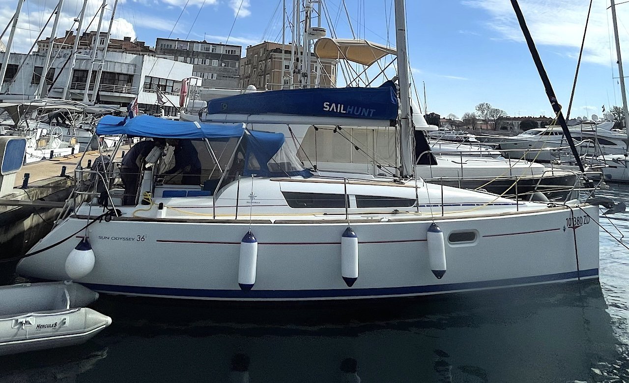 Sun Odyssey 36i  Top image