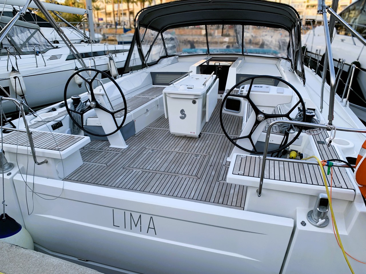 Oceanis 51.1 (5+1 cab, 3+1wc) „Lima“ als Charteryacht