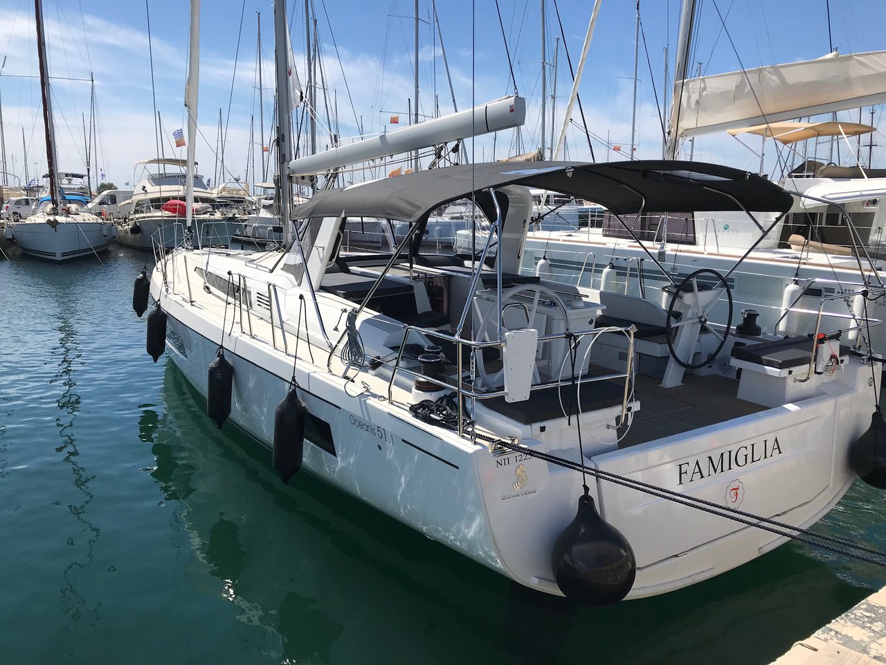 Oceanis 51.1 (5+1 cab, 3+1wc) „Famiglia“ als Charteryacht