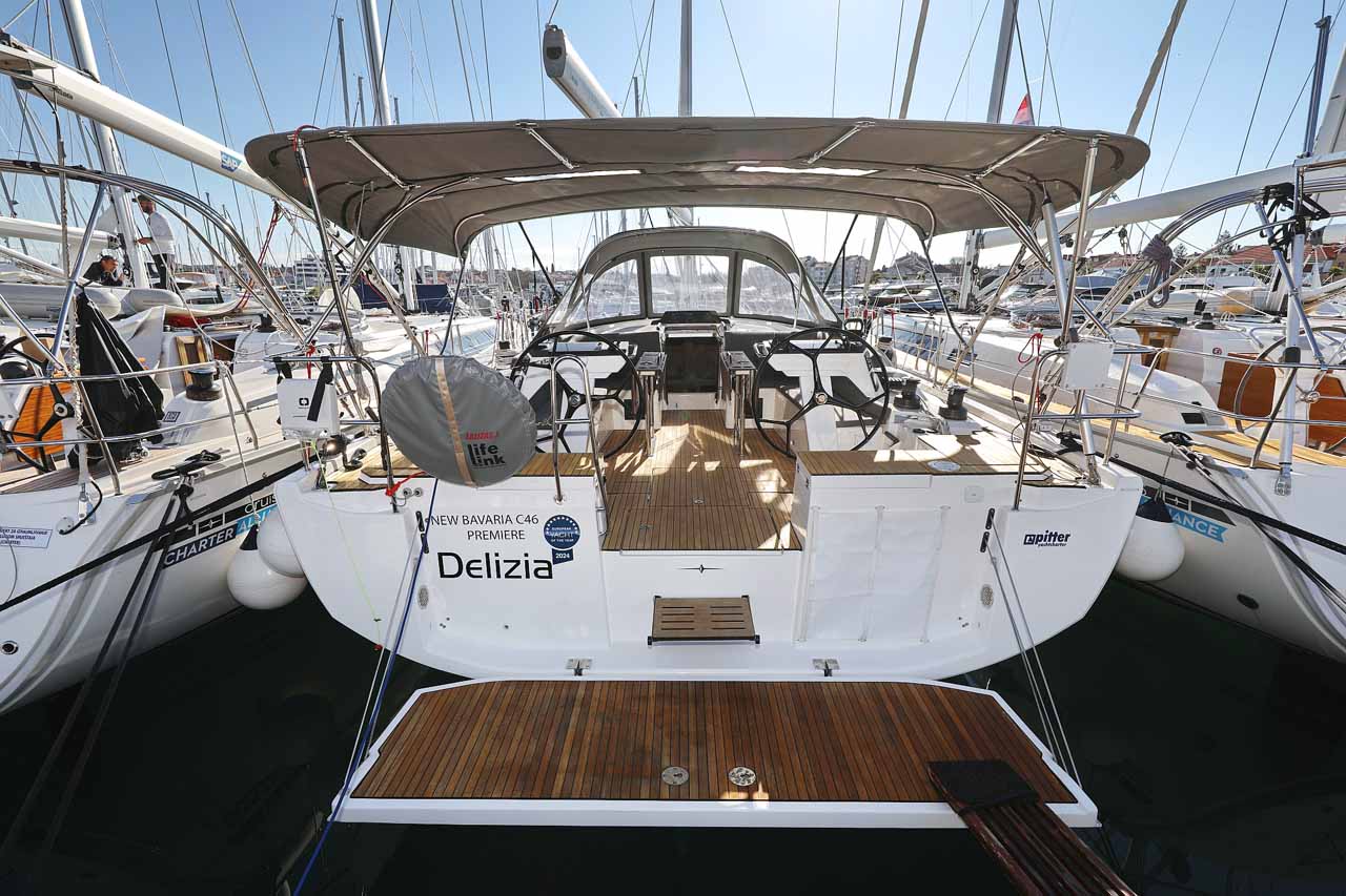 Bavaria C46 Top image