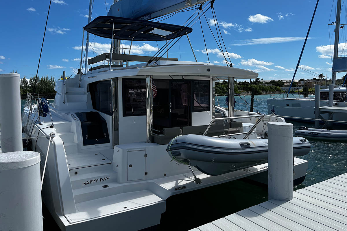 Bali 4.8 (5cab/5wc) „Happy Day“ als Charteryacht