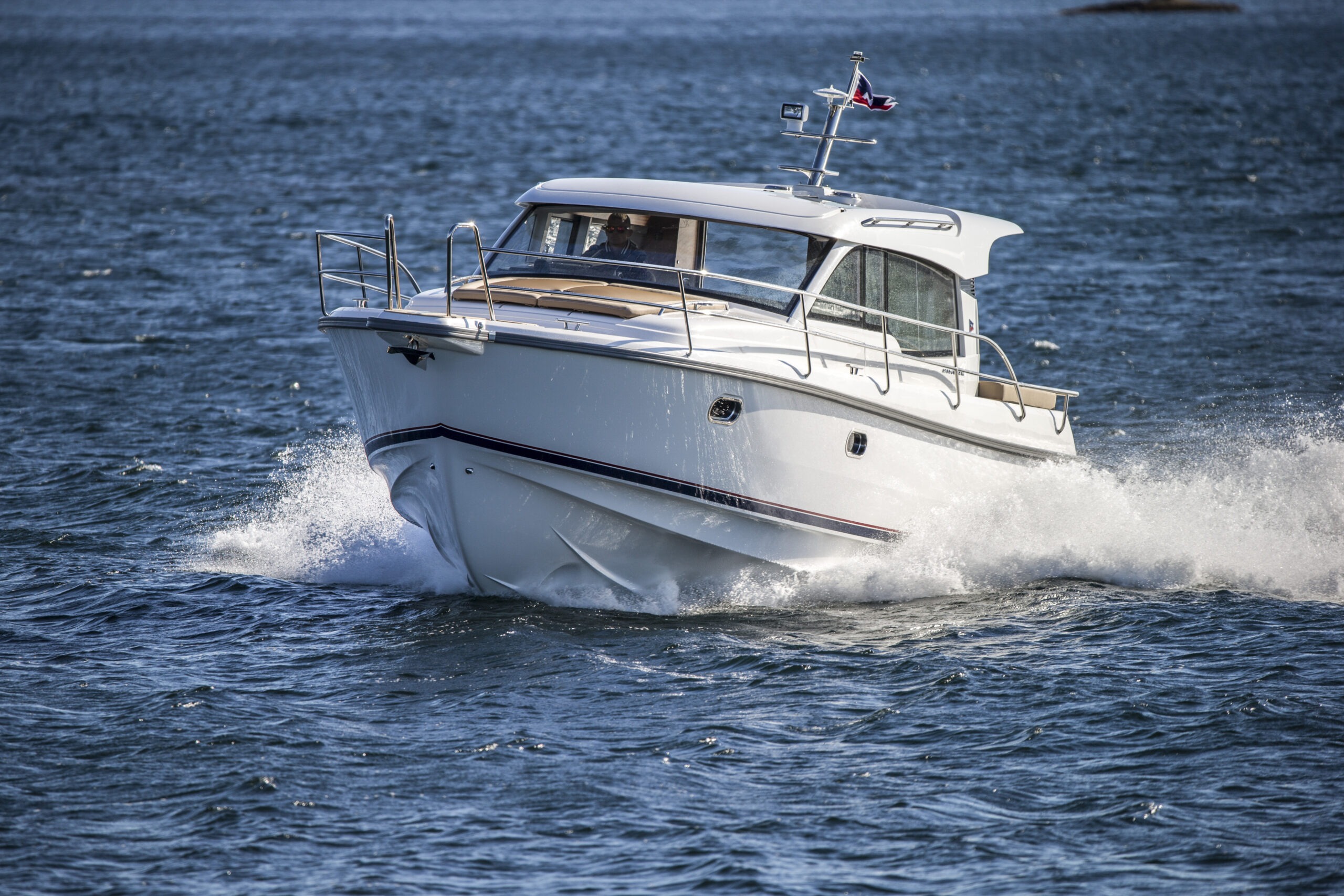 Nimbus 365 Coupe „Fourlux“ als Charteryacht