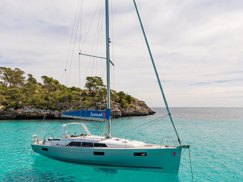 Oceanis 41 „Sunsail 41.1“ als Charteryacht