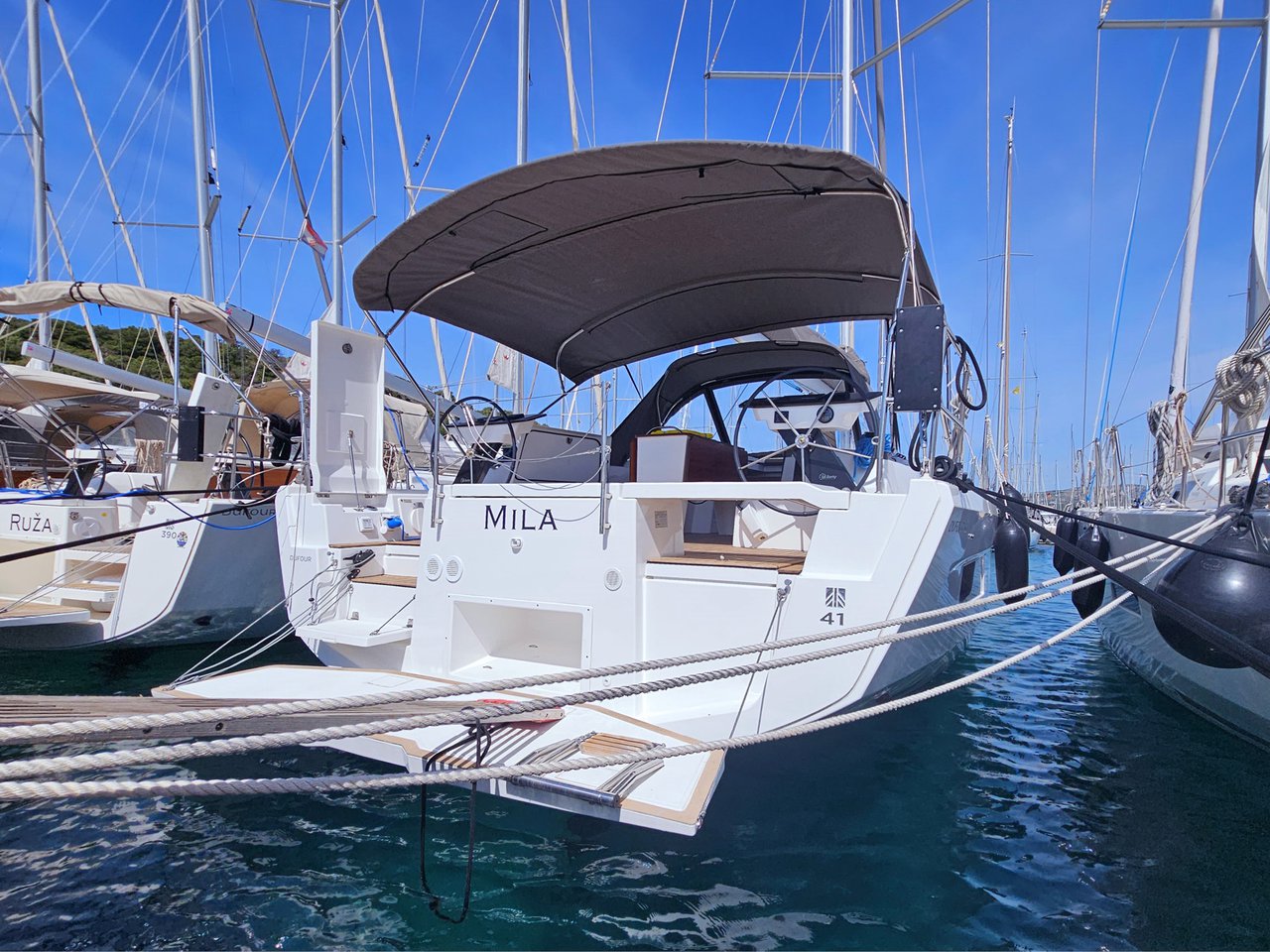Dufour 41 Top image