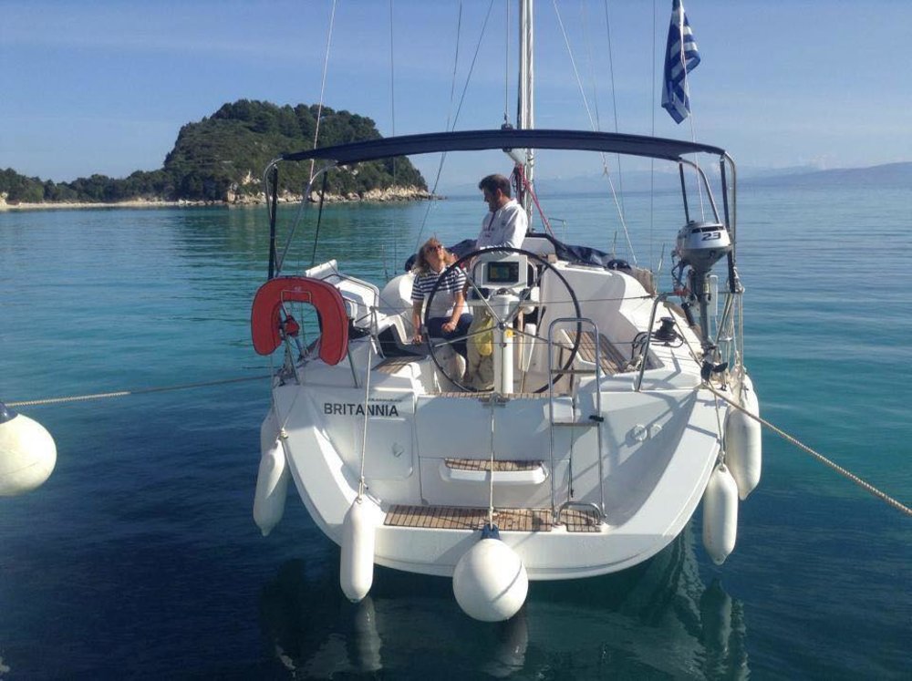 Sun Odyssey 33i Top image