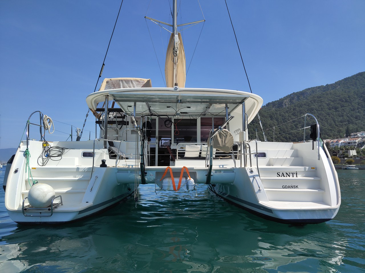 Lagoon 400  Top image