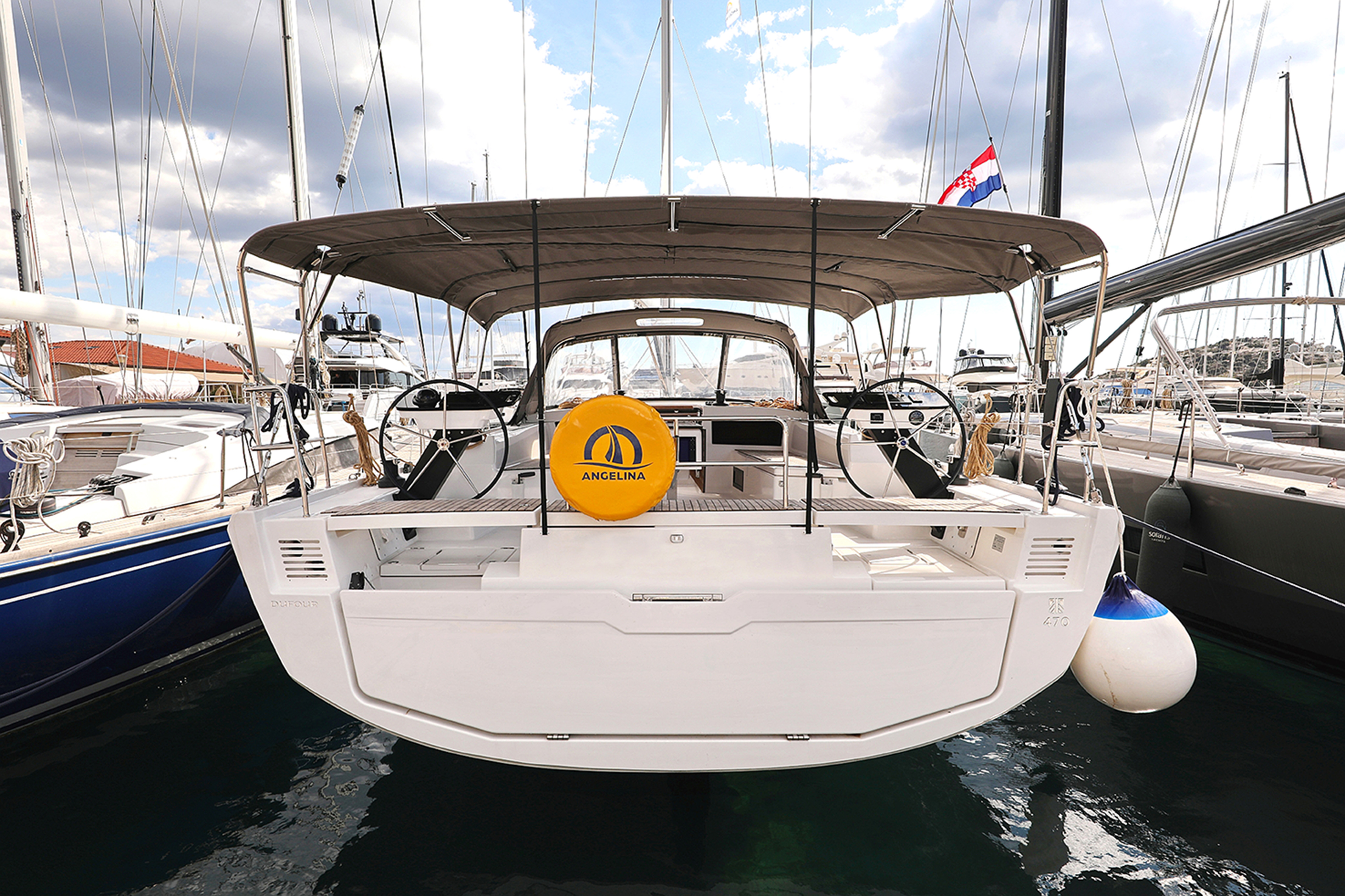 Dufour 470  Top image