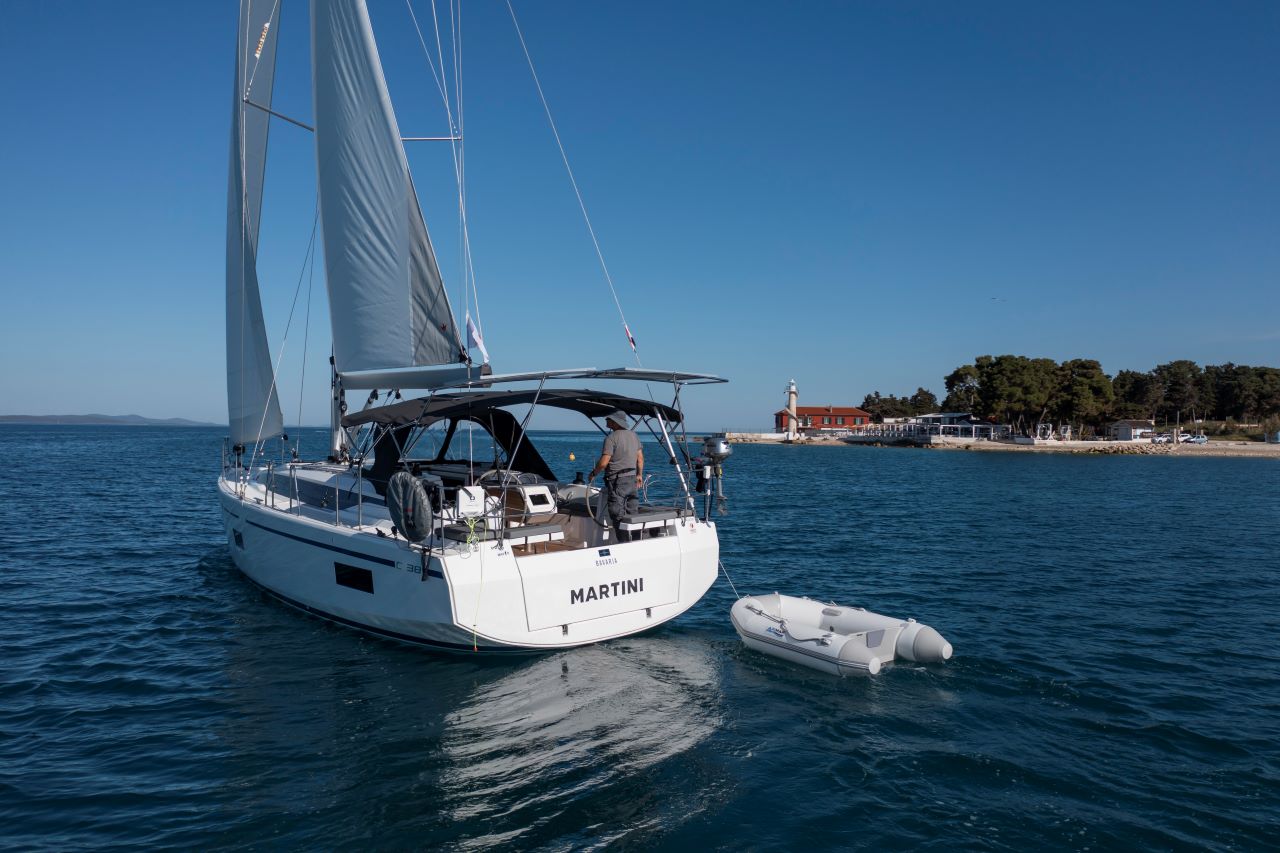 Bavaria C38 Top image
