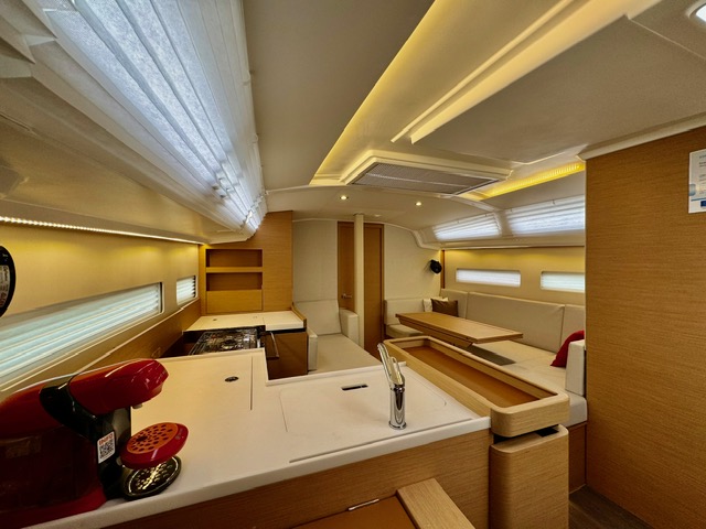 Sun Odyssey 410 Lucia, Foto 3
