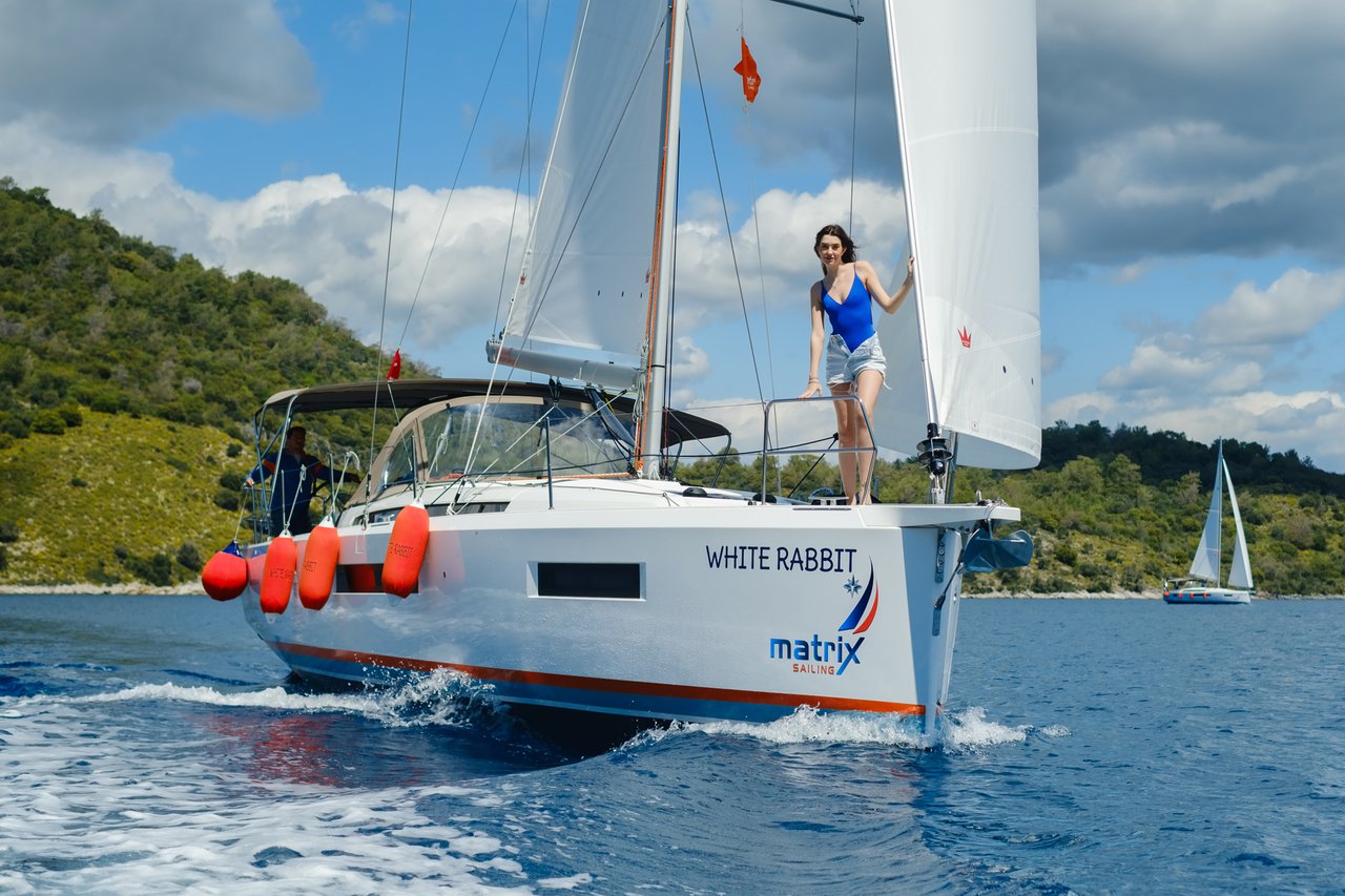 Sun Odyssey 440 (4 cab) „White Rabbit“ als Charteryacht