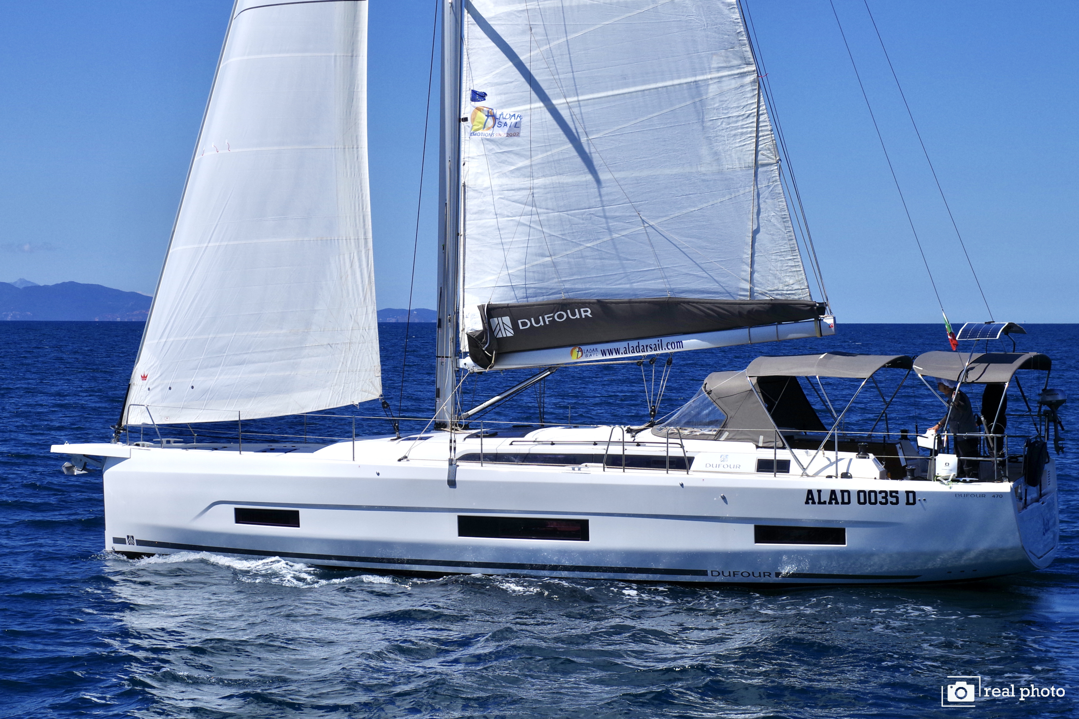 Dufour 470 -  Top image