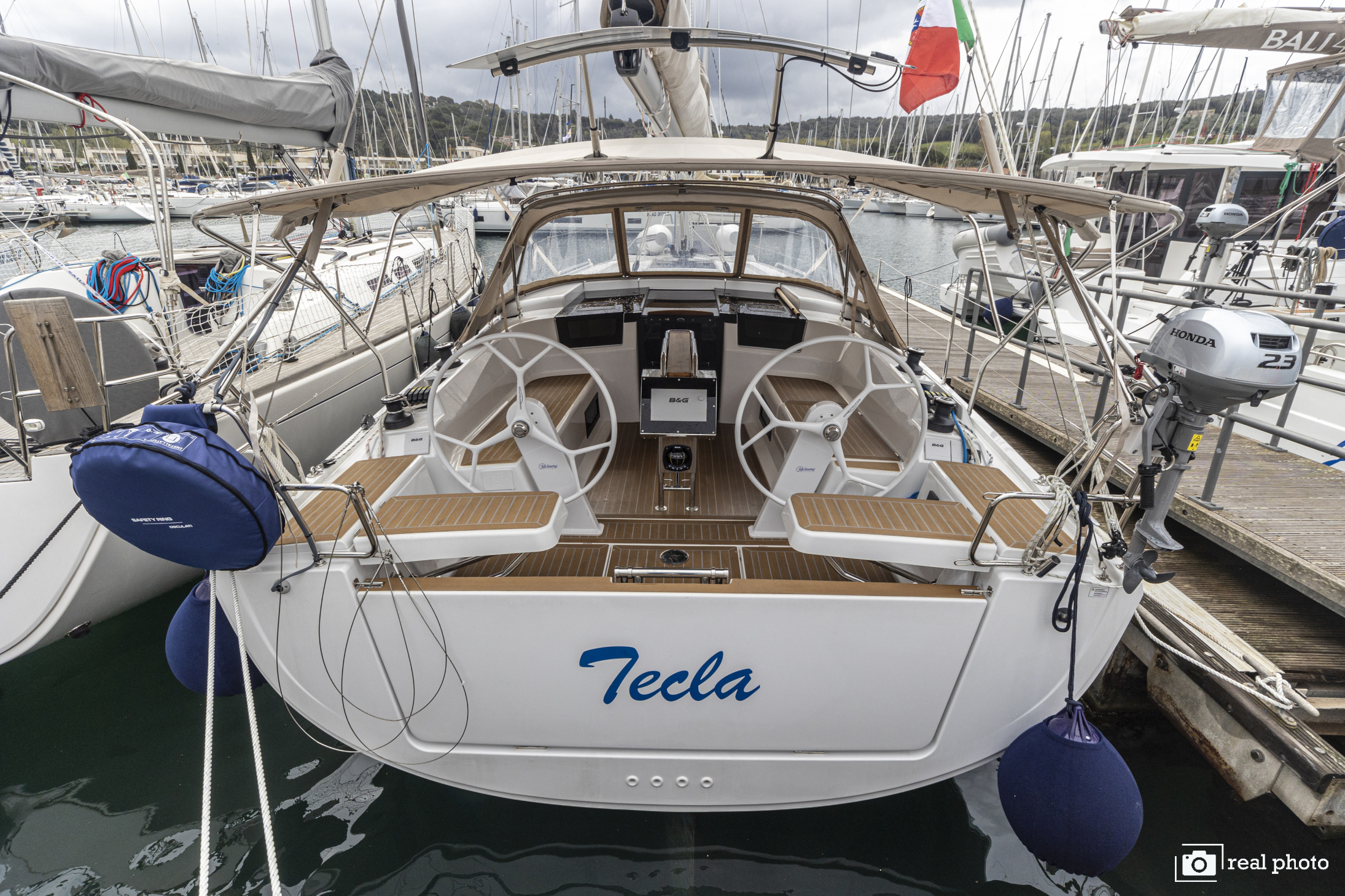 Hanse 388 Top image