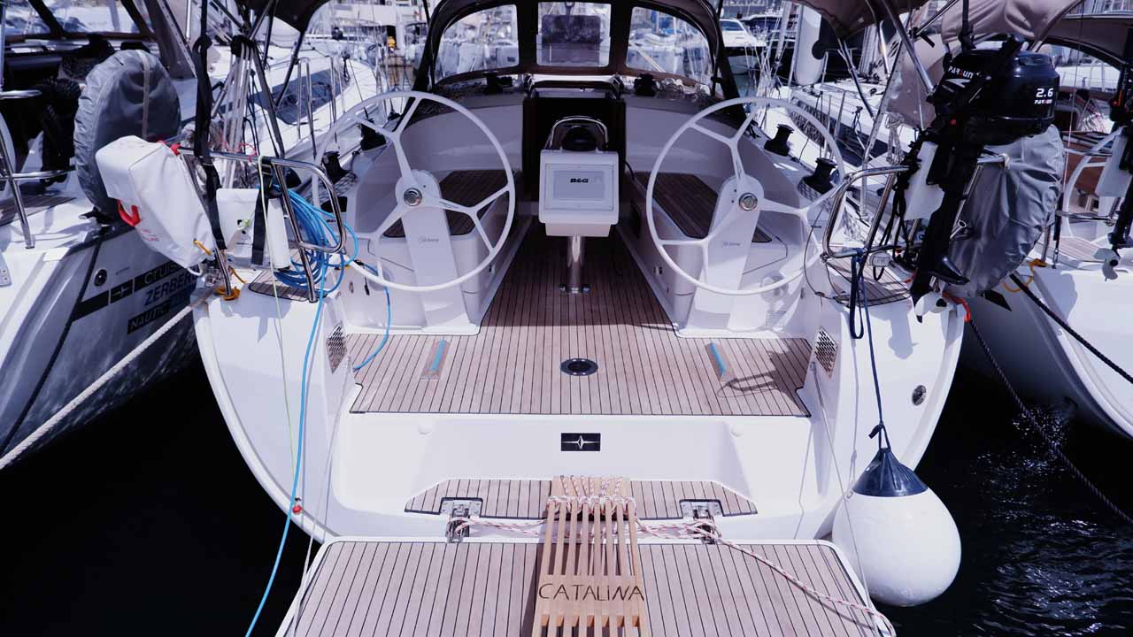 Bavaria Cruiser 37  Top image